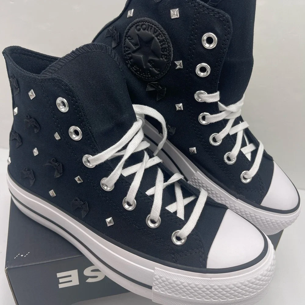 Converse WMNS Black High-Top
CTAS LIFT HI
BLACK/SILVER/WHITE Platform Sneakers - Picture 6 of 15